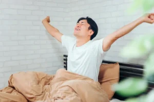 パートナーが浮気相手の男と別れて晴れやかな気持ちの男性